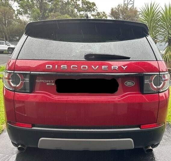 Land Rover Discovery Sport image 2