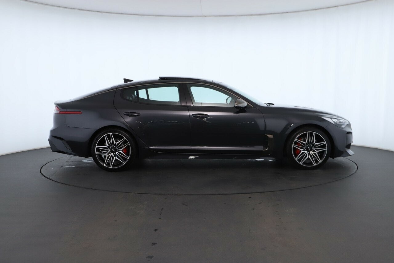Kia Stinger image 3