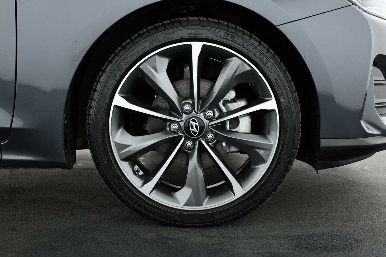 Hyundai Veloster image 4
