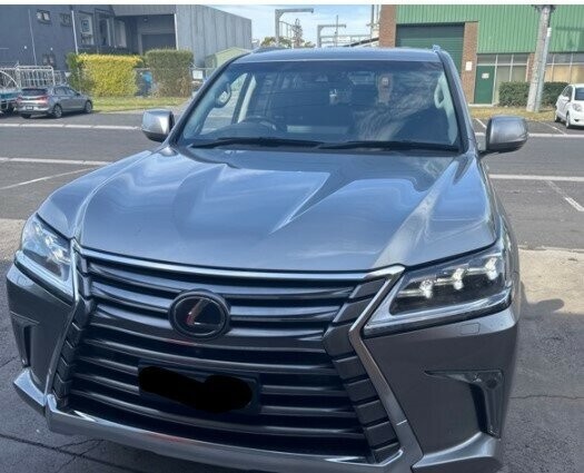 Lexus Lx image 2