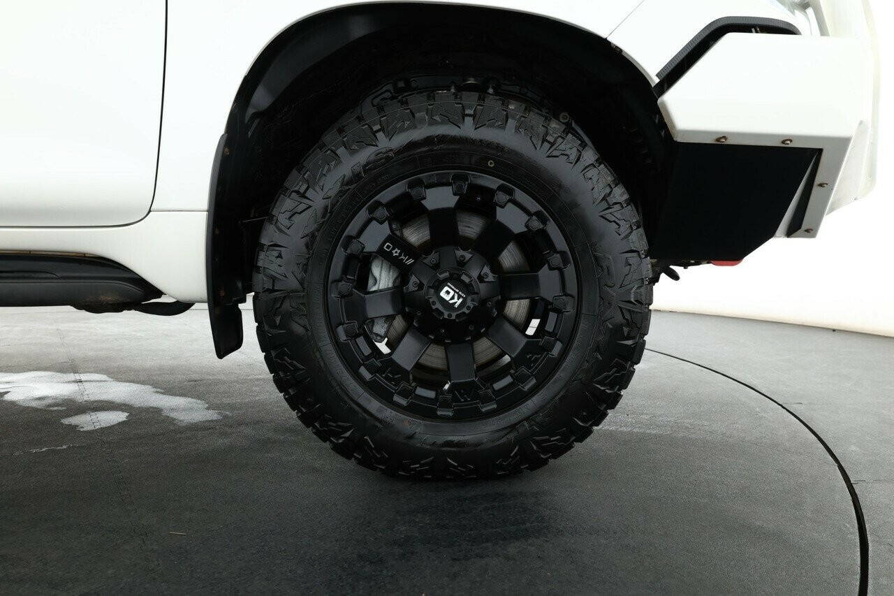 Toyota Landcruiser Prado image 4