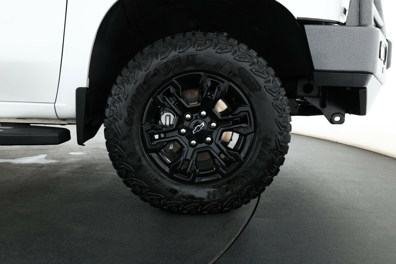 Chevrolet Silverado image 4