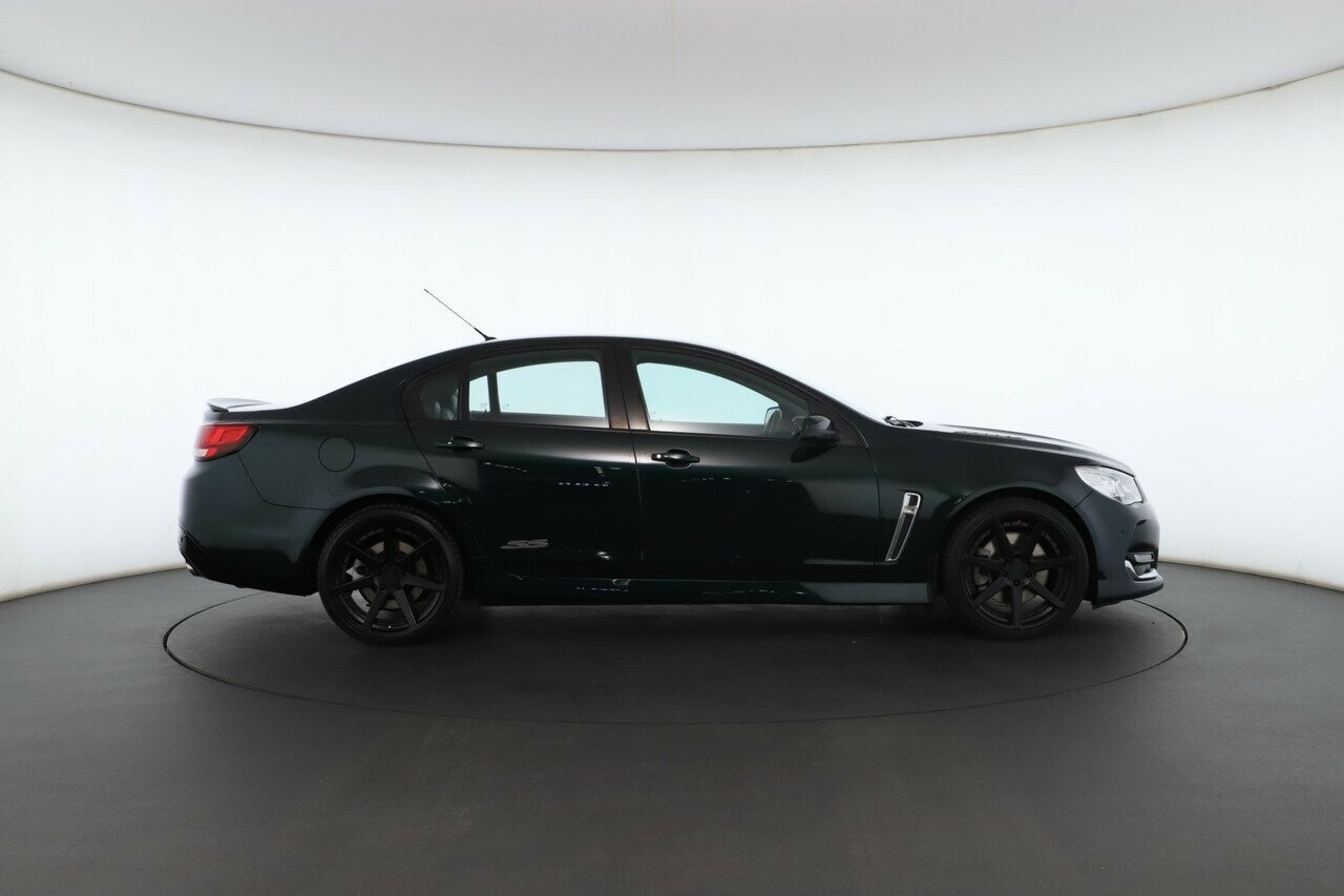 Holden Commodore image 2