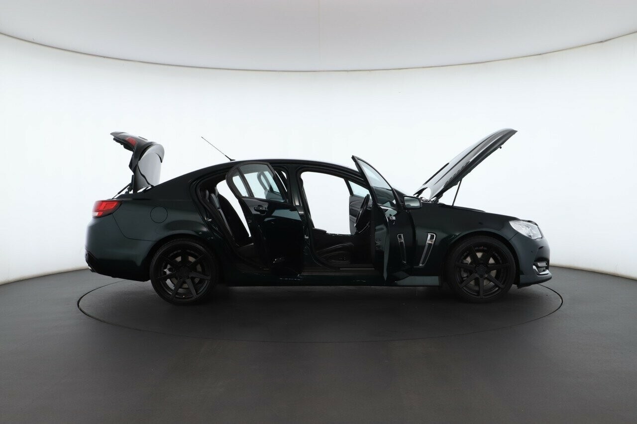Holden Commodore image 3