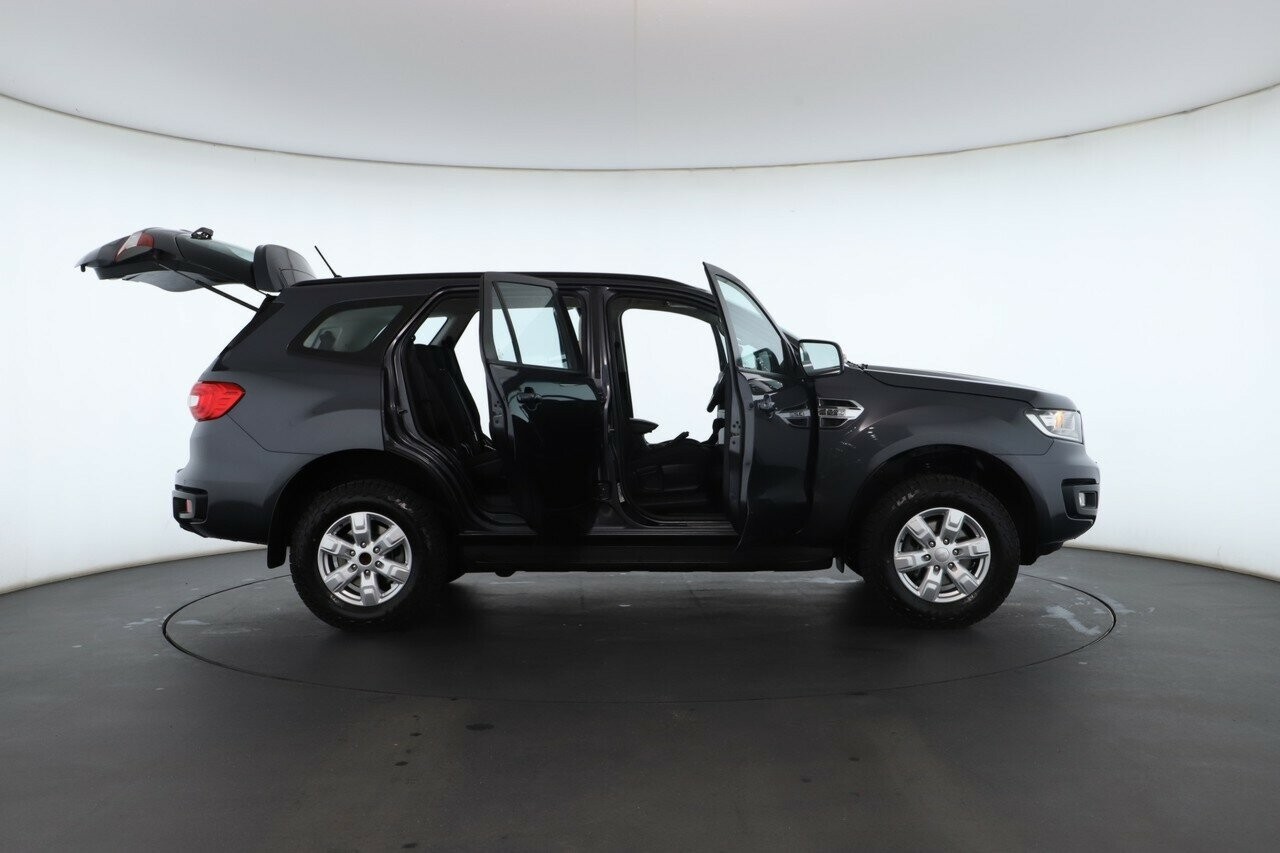 Ford Everest image 2