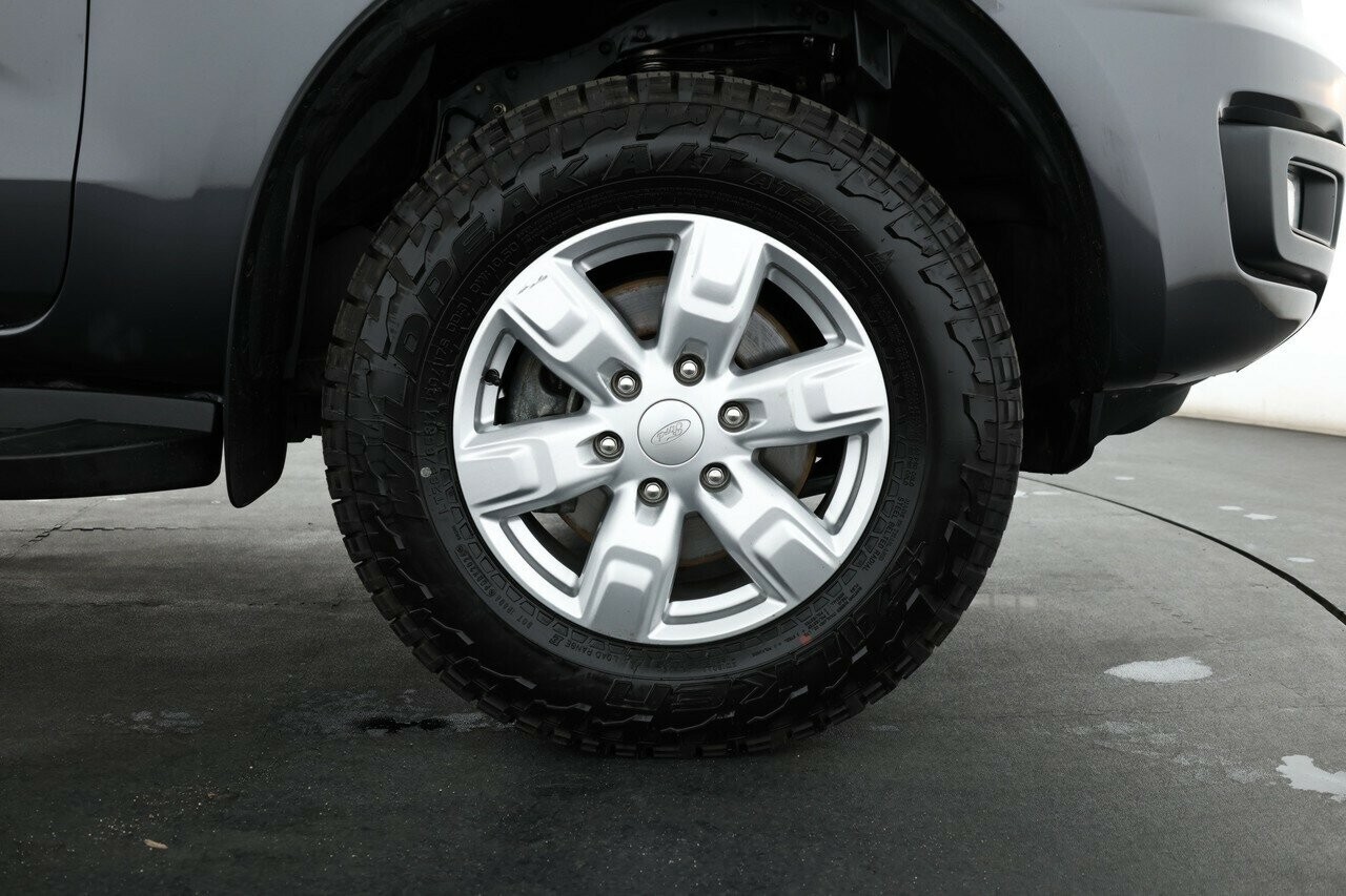 Ford Everest image 4