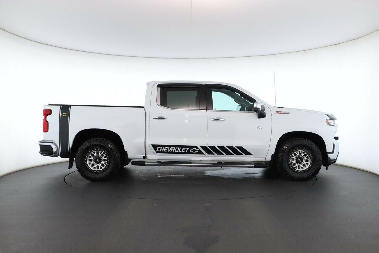 Chevrolet Silverado image 2
