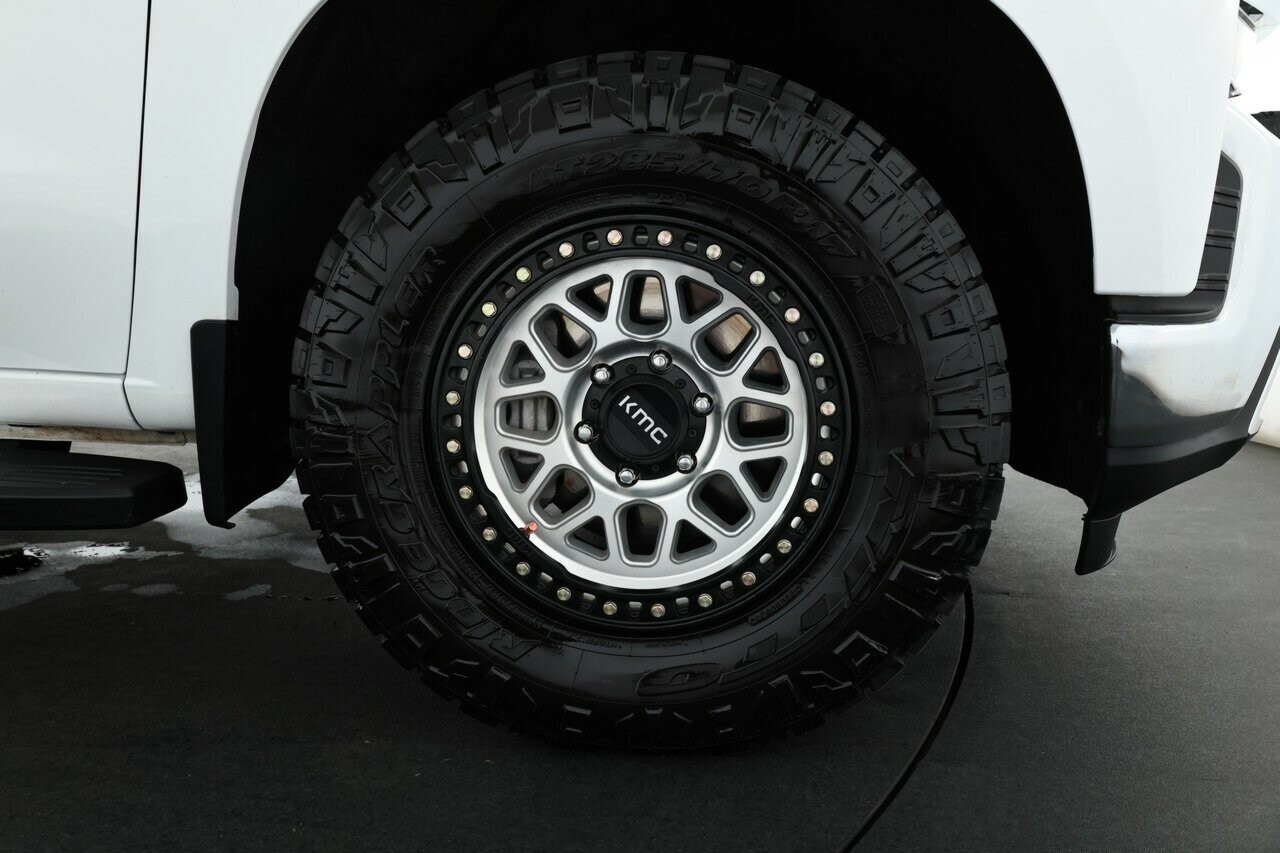 Chevrolet Silverado image 4