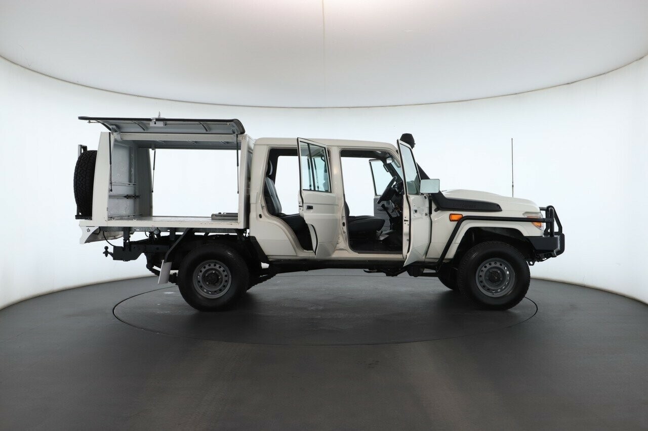 Toyota Landcruiser image 2