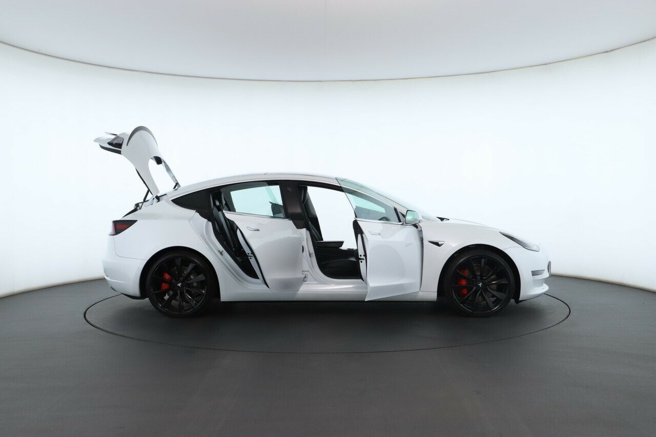 Tesla Model 3 image 2