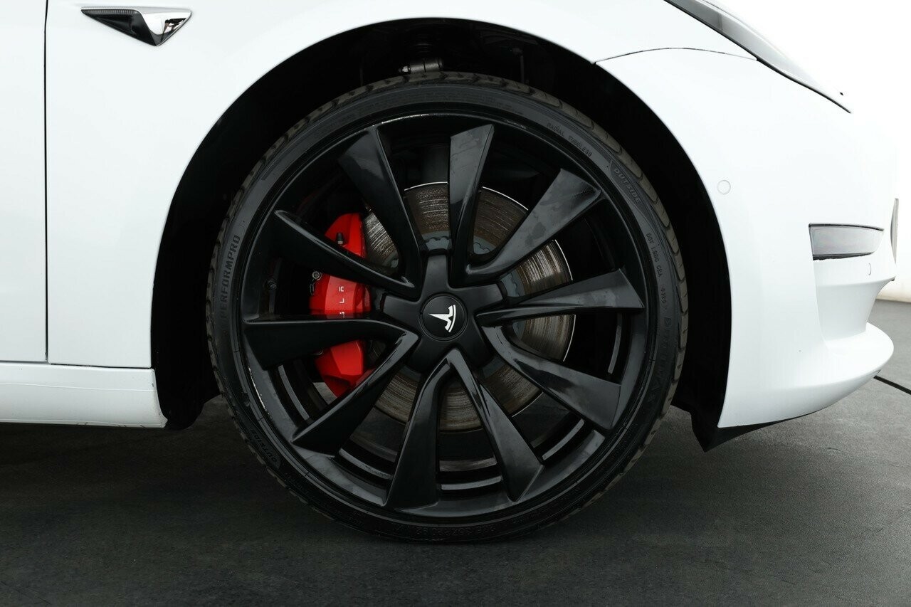 Tesla Model 3 image 4