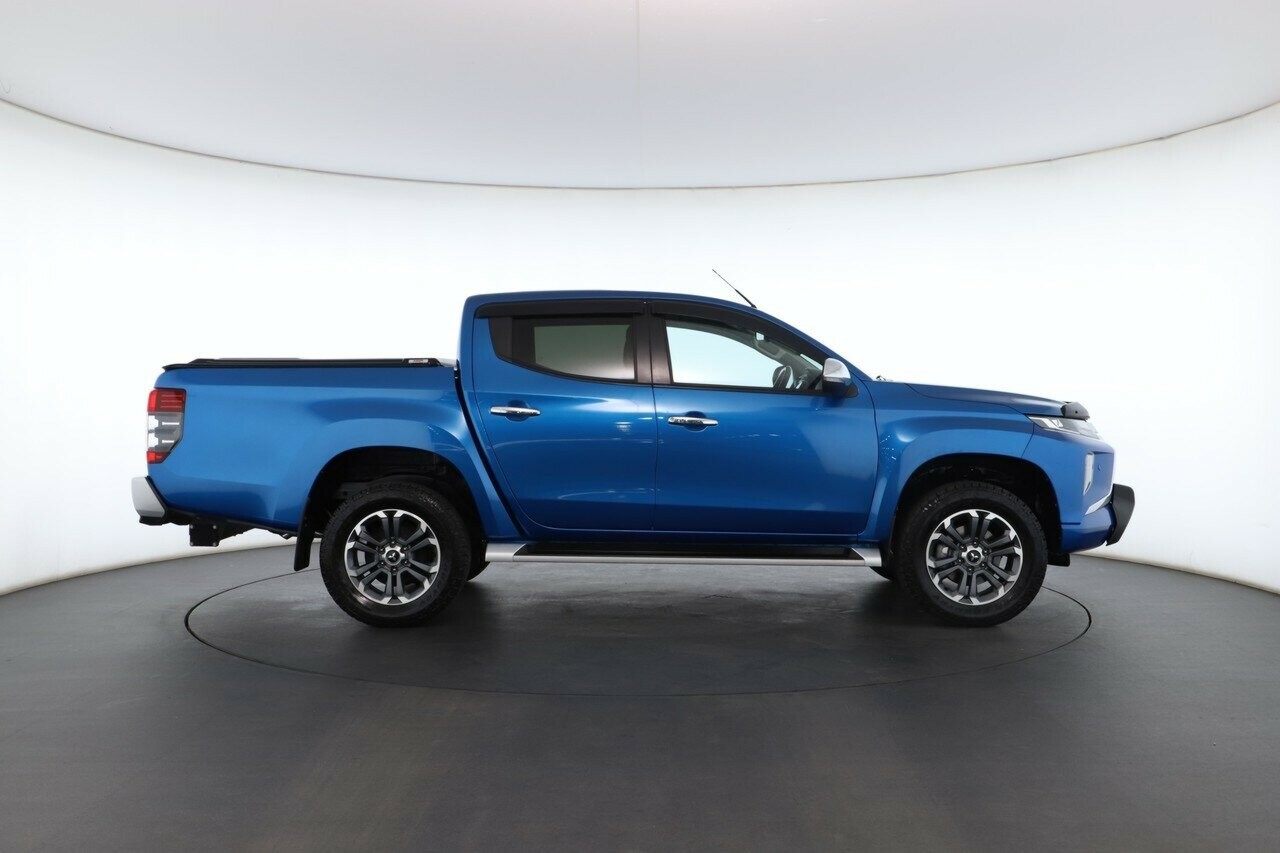 Mitsubishi Triton image 3