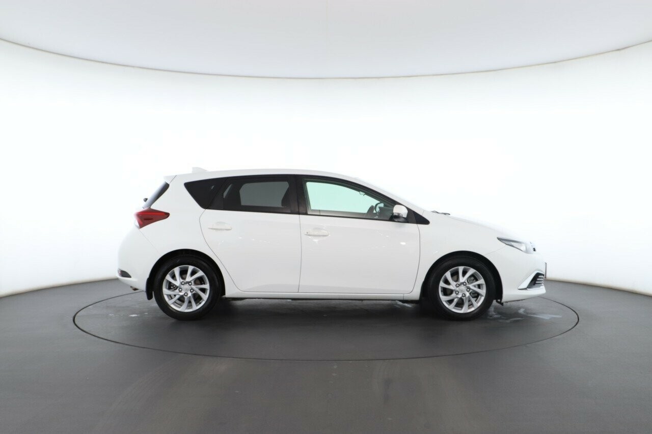 Toyota Corolla image 3