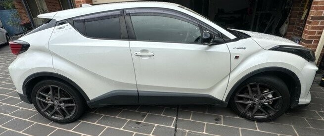 Toyota C-hr image 2