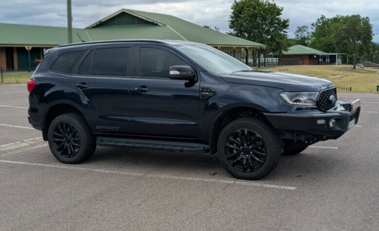 Ford Everest image 1