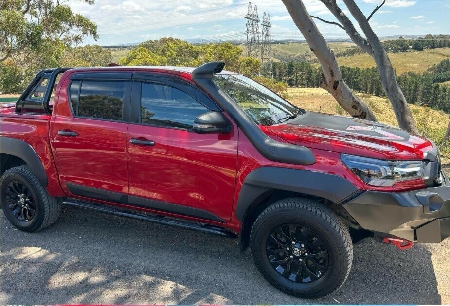 Toyota Hilux image 1