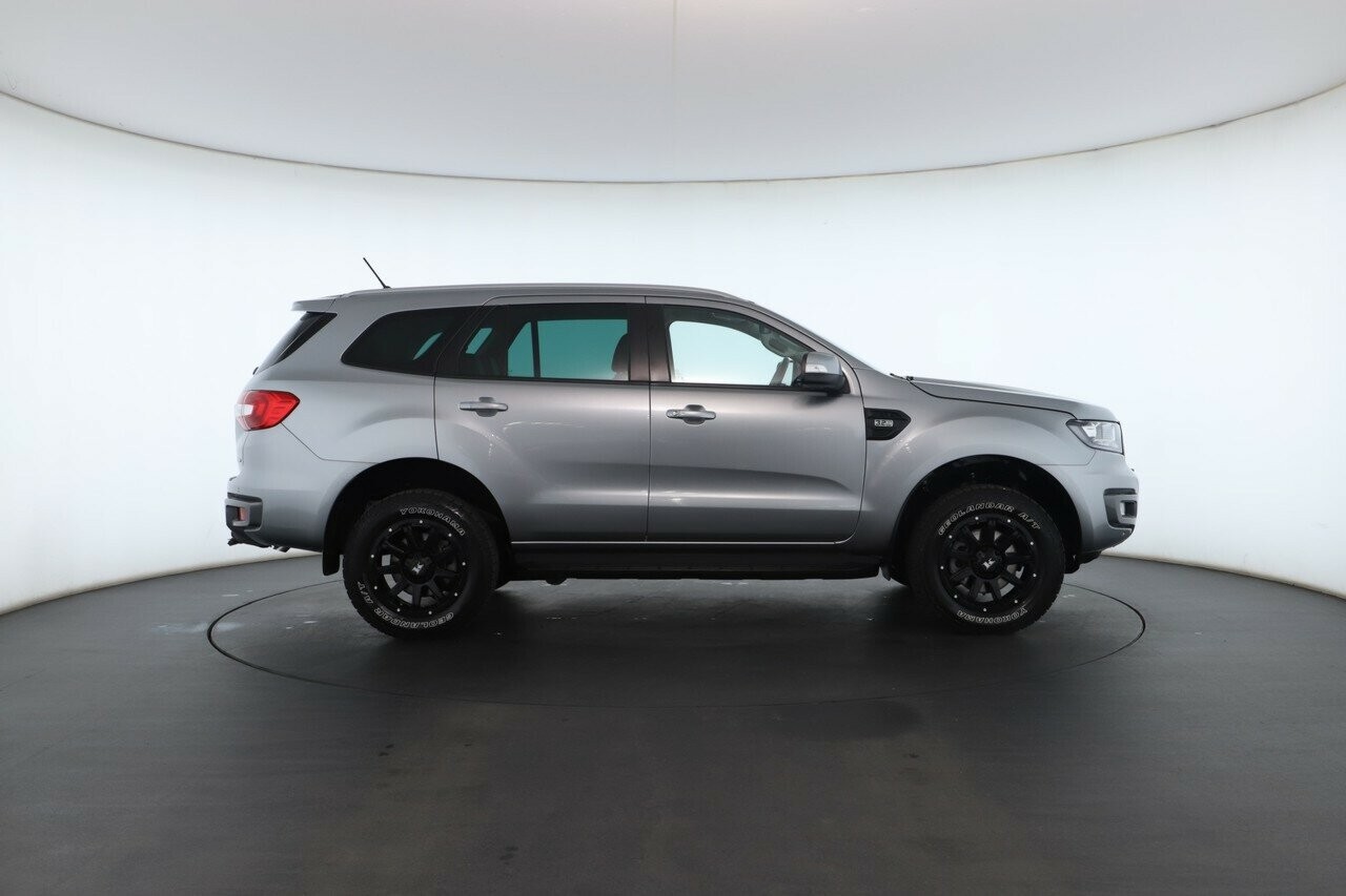 Ford Everest image 2