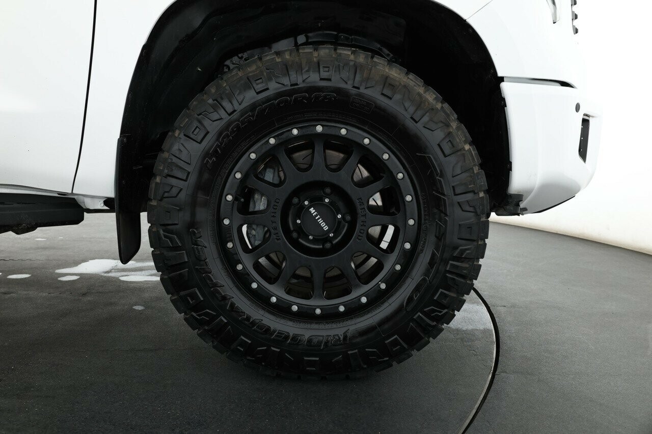 Toyota Tundra image 4