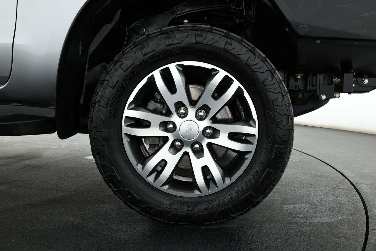 Ford Everest image 4