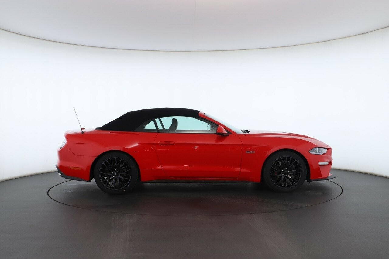 Ford Mustang image 4