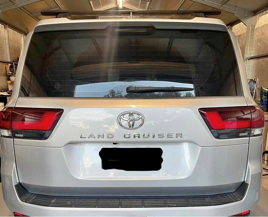 Toyota Landcruiser image 2