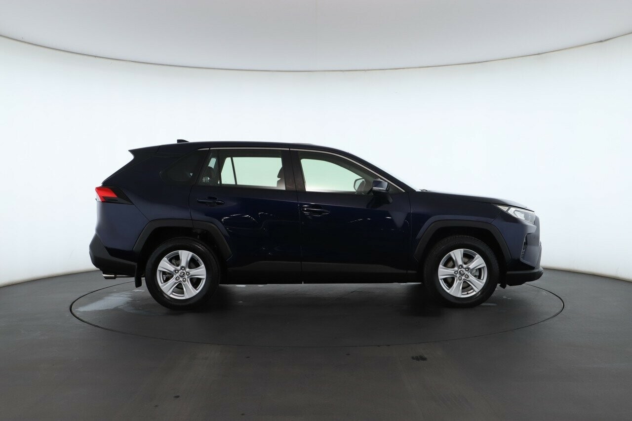 Toyota Rav4 image 2