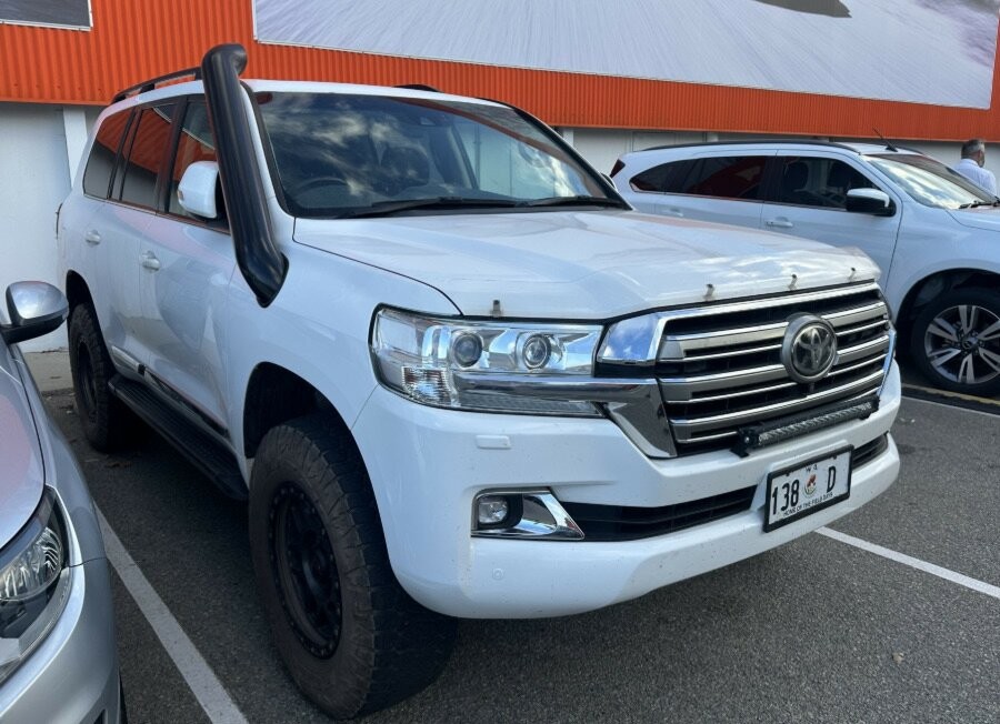 Toyota Landcruiser image 3
