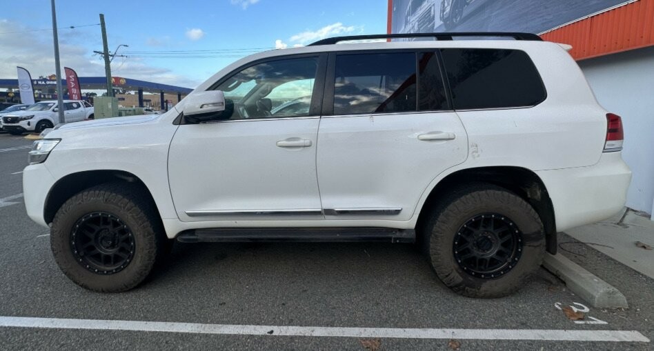 Toyota Landcruiser image 4