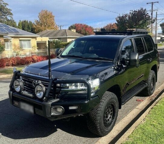 Toyota Landcruiser image 1