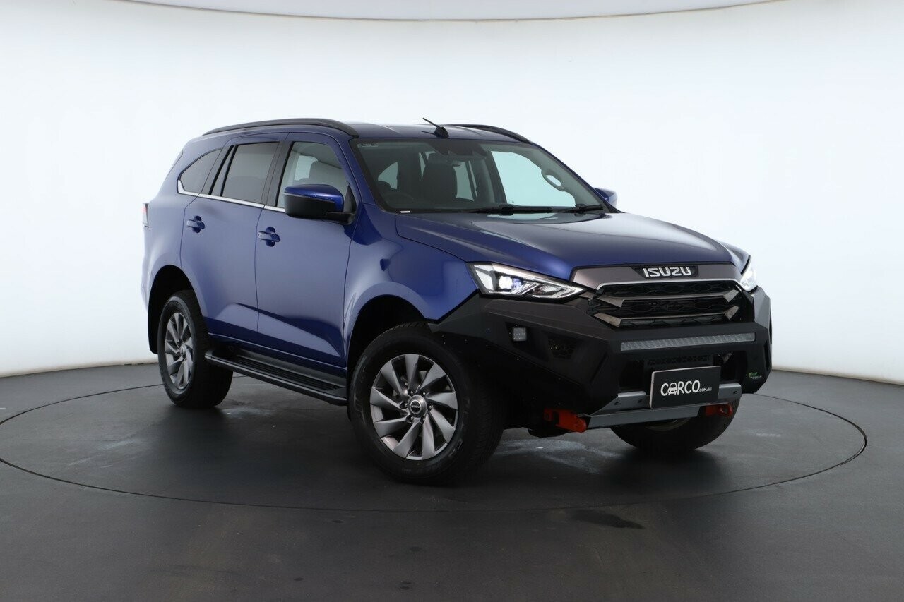 Isuzu Mu-x image 1
