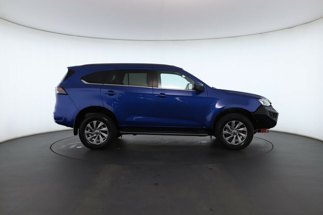 Isuzu Mu-x image 3