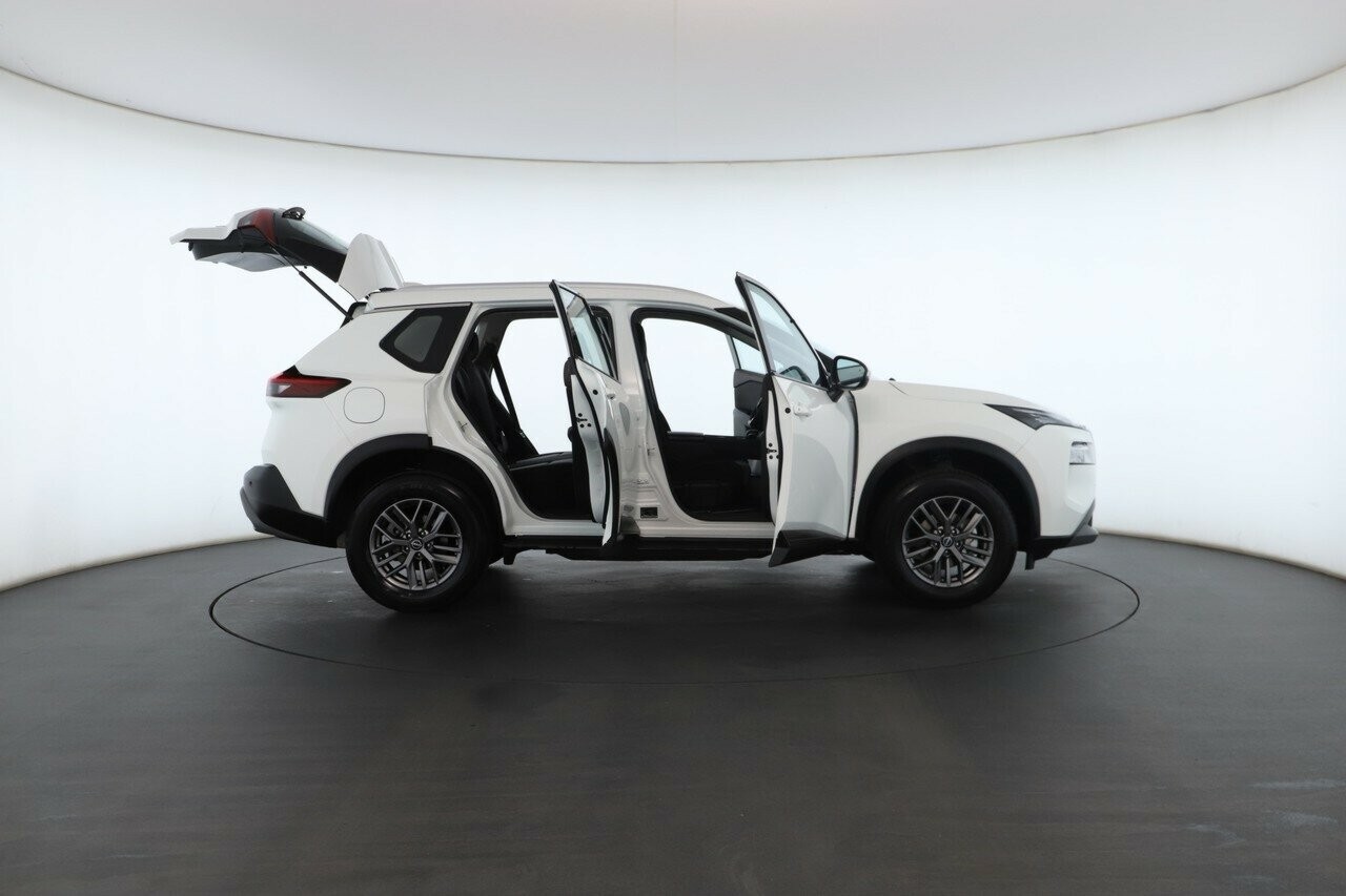 Nissan X-trail image 2