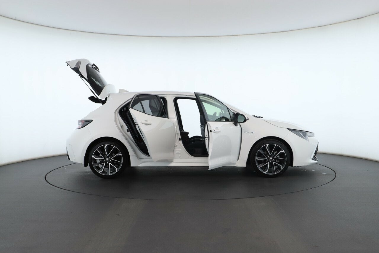 Toyota Corolla image 2