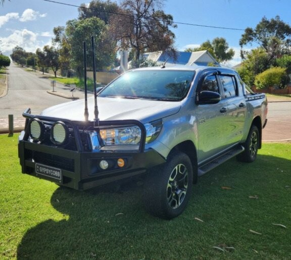 Toyota Hilux image 1