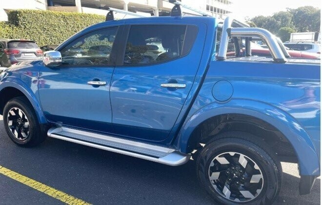 Mitsubishi Triton image 1
