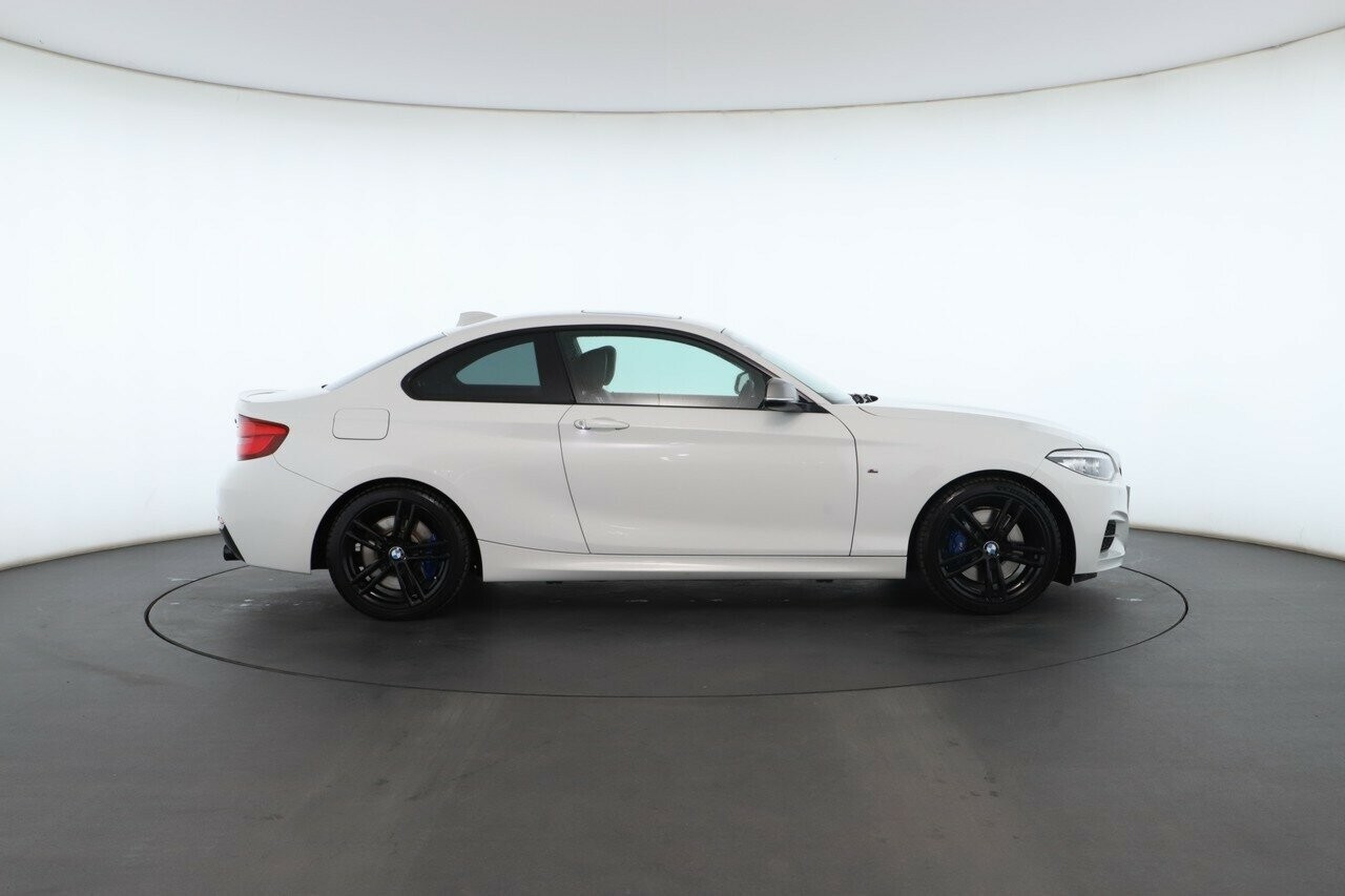 BMW 2 Series image 2