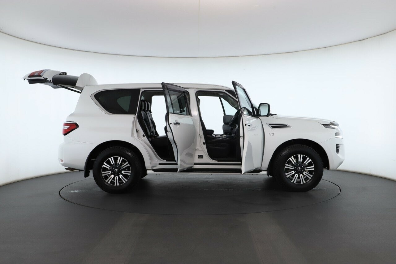 Nissan Patrol image 2