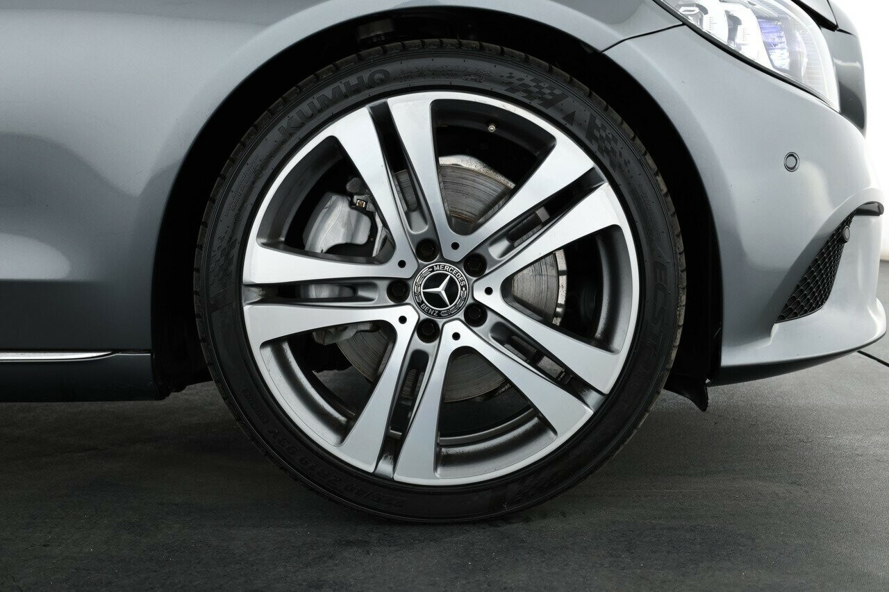 Mercedes Benz C-class image 3