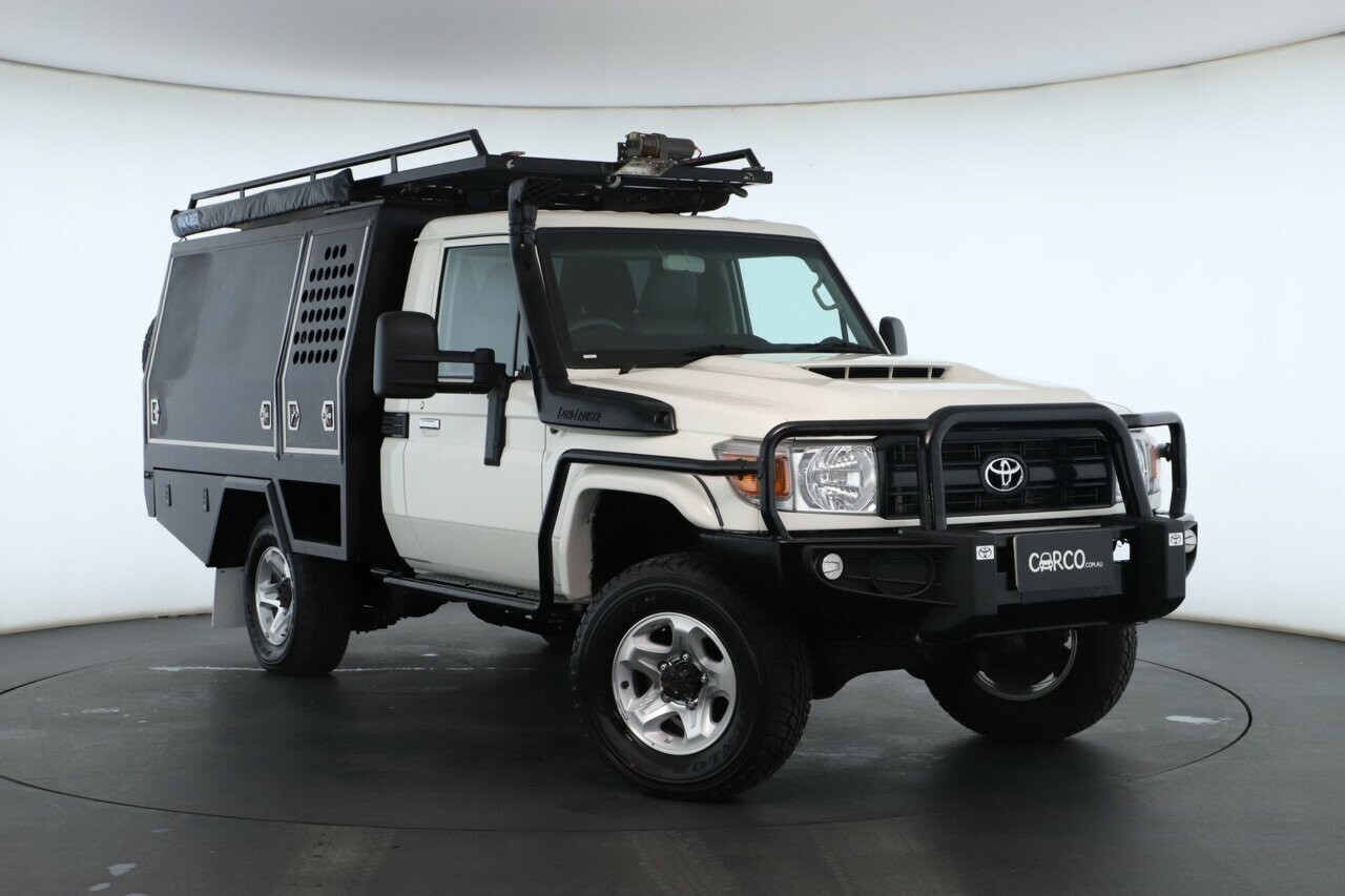 Toyota Hilux image 1