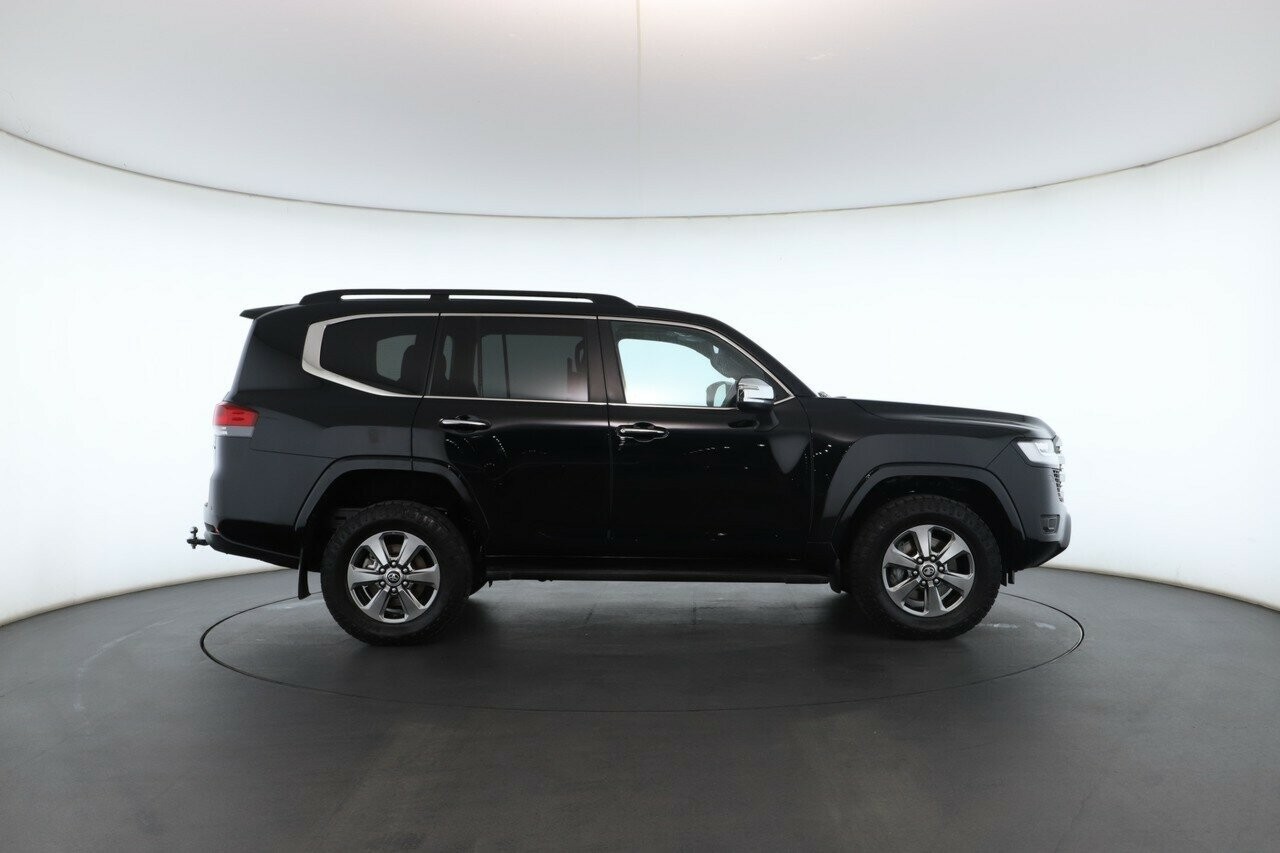 Toyota Landcruiser image 3
