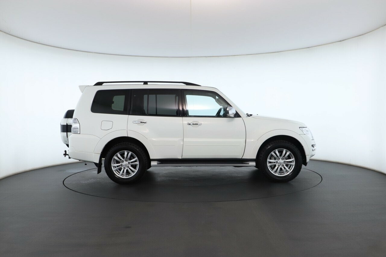 Mitsubishi Pajero image 1