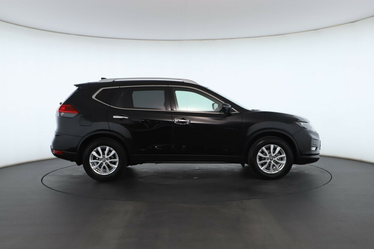Nissan X-trail image 2