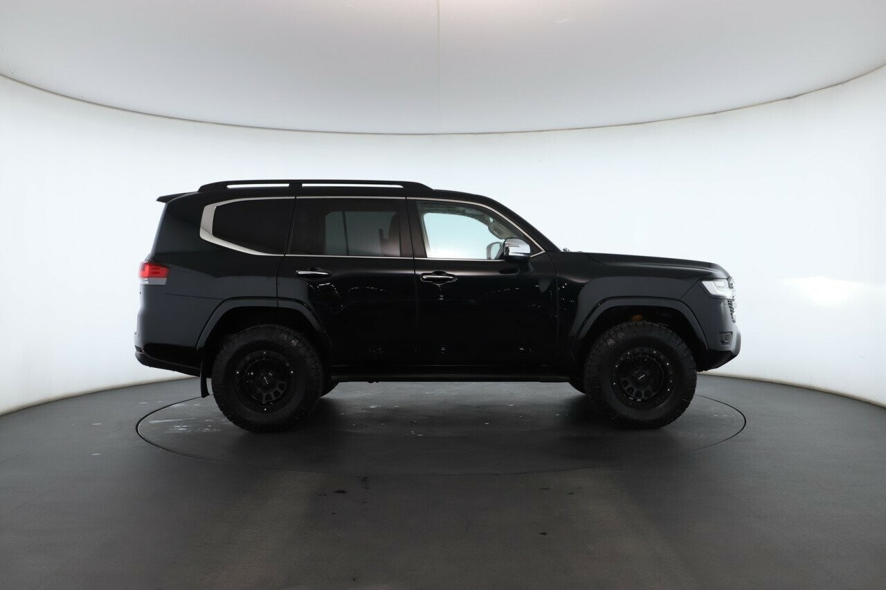 Toyota Landcruiser image 3