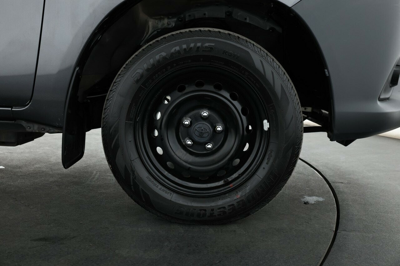 Toyota Hilux image 4