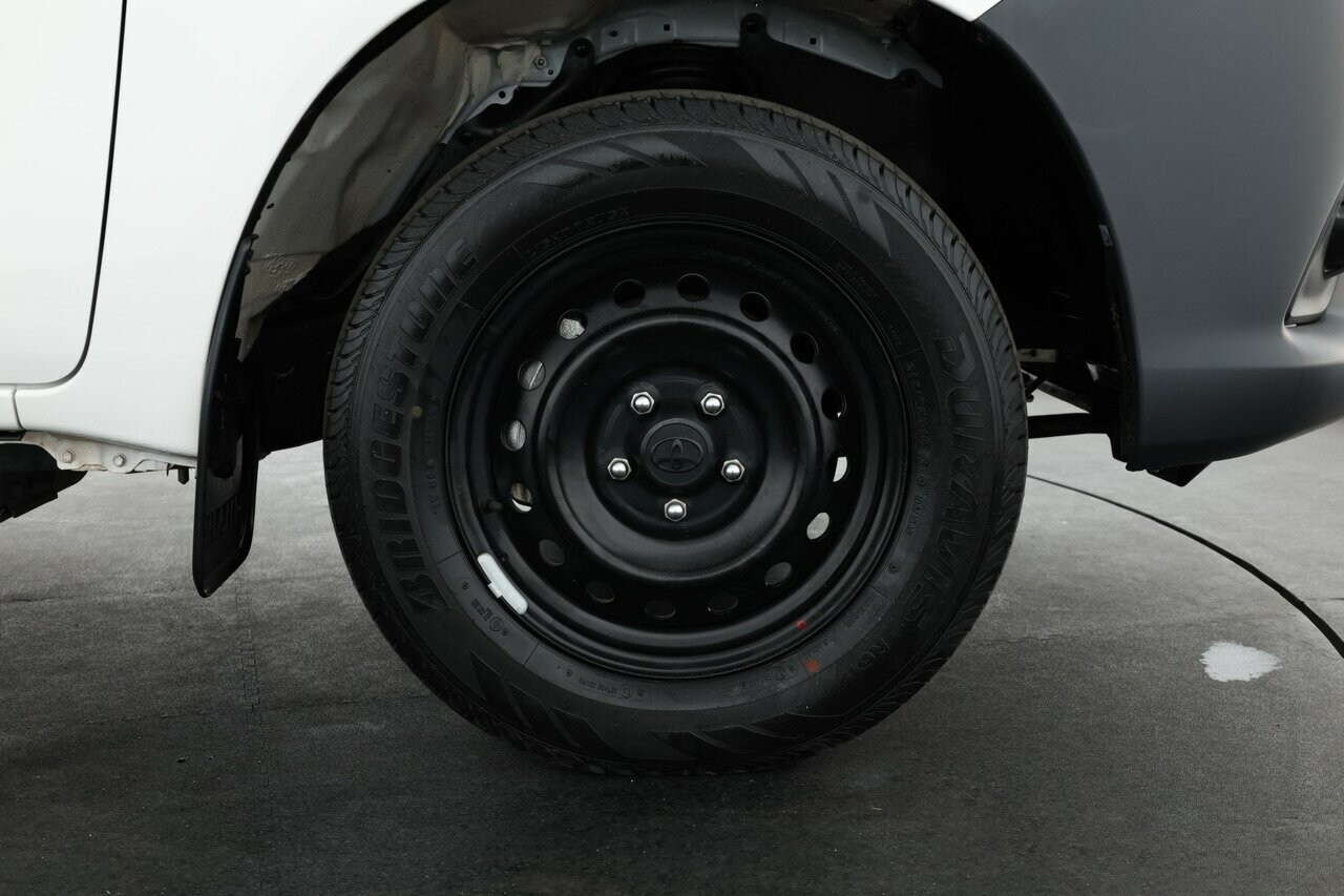 Toyota Hilux image 4