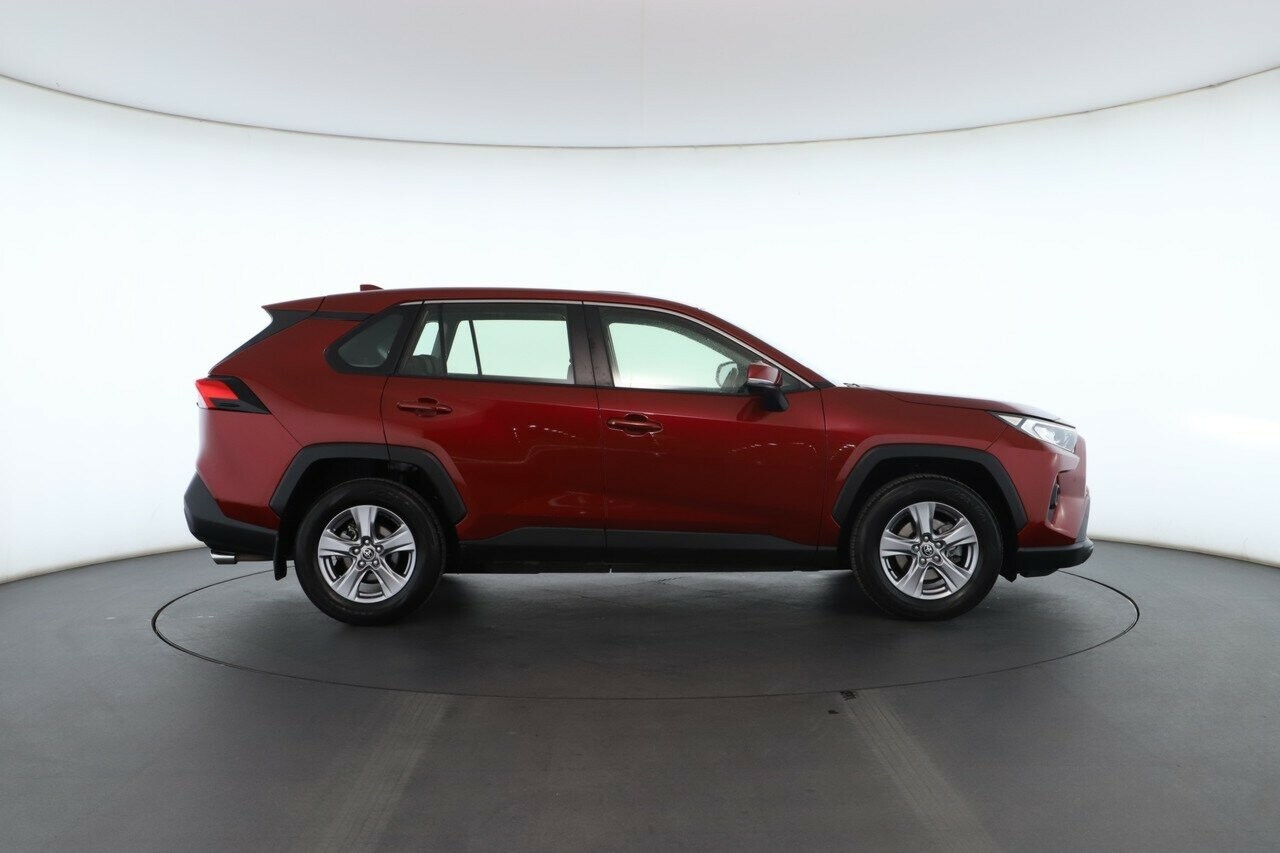 Toyota Rav4 image 2