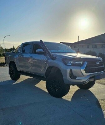 Toyota Hilux image 1