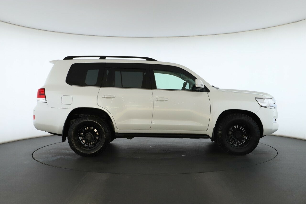 Toyota Landcruiser image 3