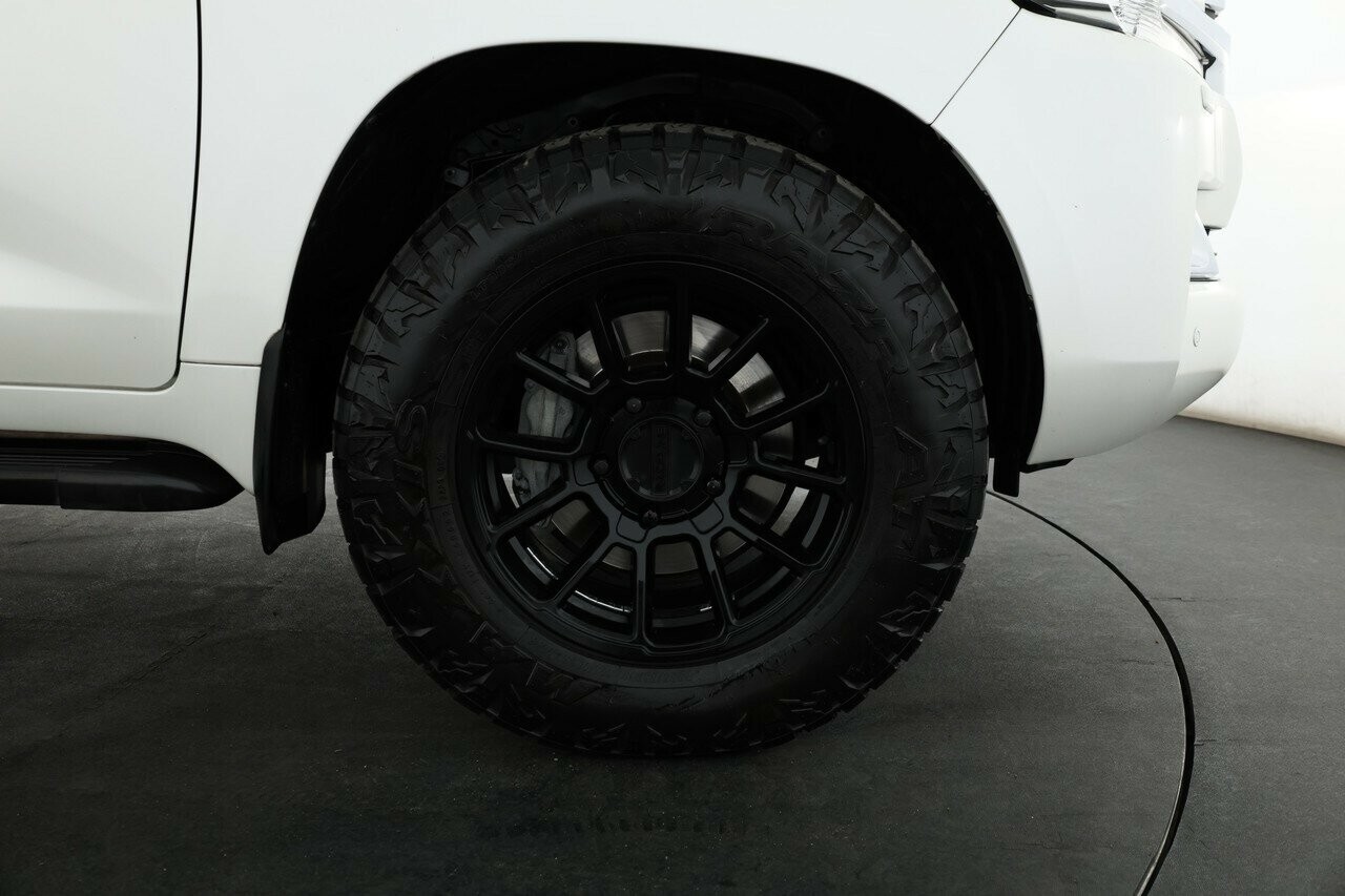 Toyota Landcruiser image 4