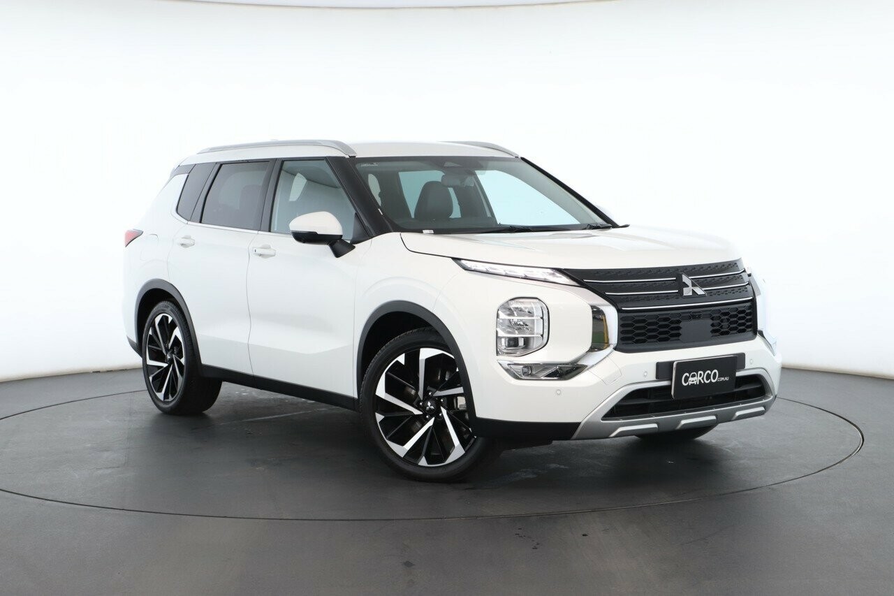 Mitsubishi Outlander image 1